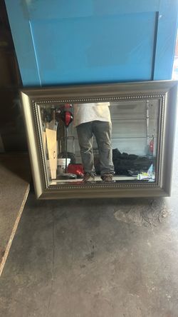 Wall mounted medicine cabinet