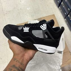 Jordan 4 Black Thunder