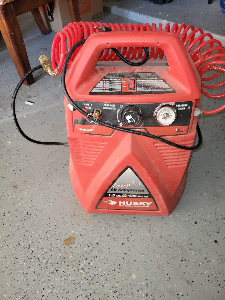 Husky easy air air compressor online 1.5 gallon 135 max psi