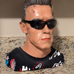 Terminator Life-size Arnold Schwarzenegger