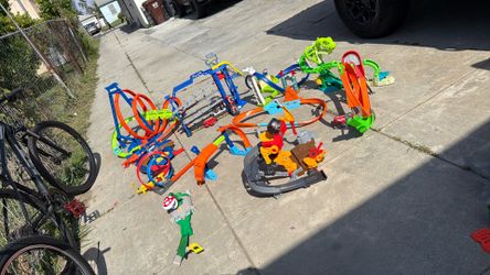 Hot wheels & monster jam tracks