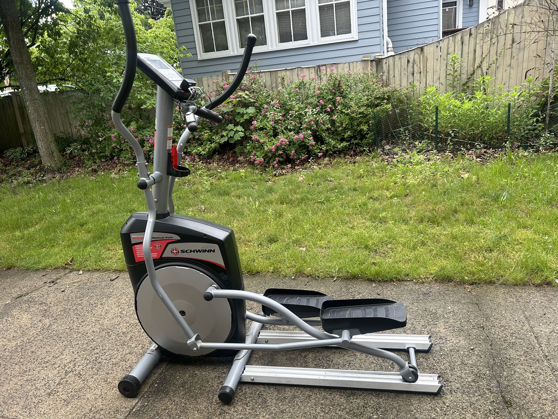 Schwinn 430 Elliptical Machine