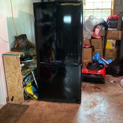 Samsung Refrigerator, Drawer Type Freezer w/ Ice Maker