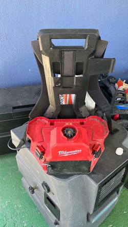 Milwaukee sprayer powered base !$50
