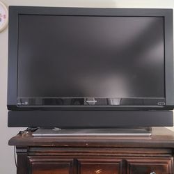37" TV w/remote And Coffe Table
