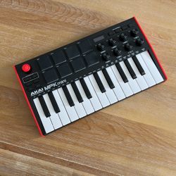 AKAI MPK mini