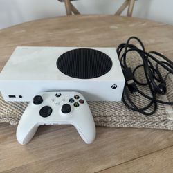 Xbox Series S Digital Edition with 1 Month Gamepass Ultimate!