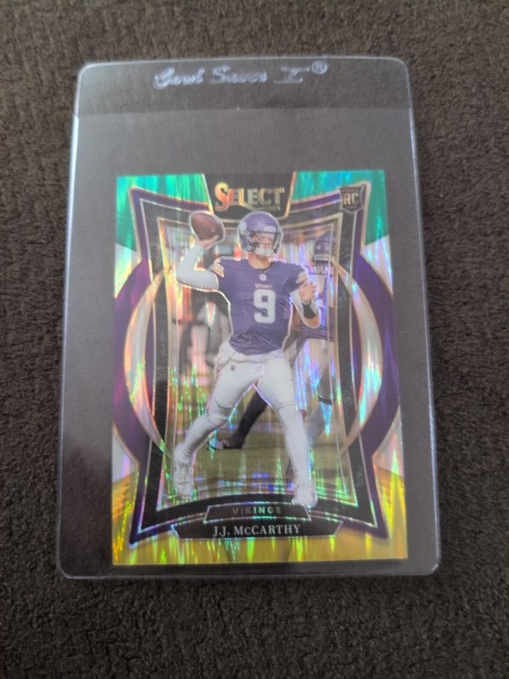Select NFL 2024 JJ McCarthy RC Green Yellow Shock Vikings concourse SP Rookie 