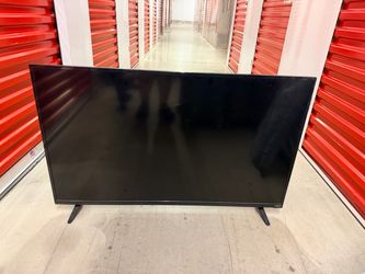 VIZIO 43” Smart TV + Remote – Works Great