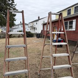 2   8 Foot Podium Ladders 