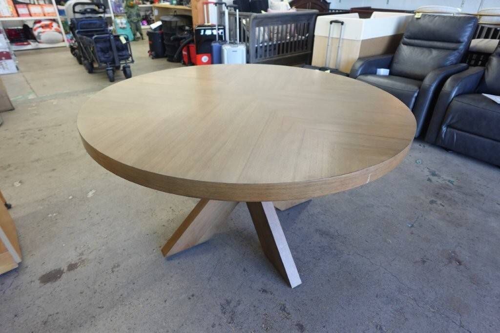 Zealand 54″ Round Dining Table (Table Only)