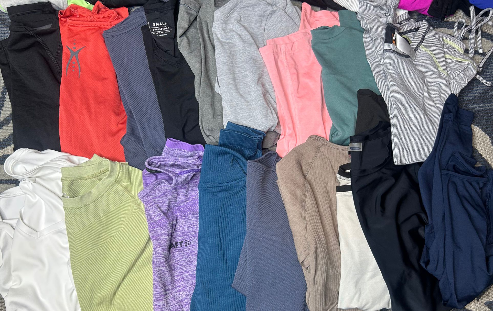 Women’s Long Sleeve Gym Shirts 6$