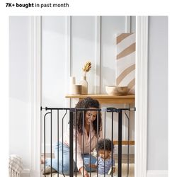 Regalo Easy Step 38.5-Inch Wide Walk Thru Baby Gate, Includes 6-Inch Extension Kit, Pressure Mount