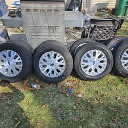 16 inch crown victoria wheels 225/60R16