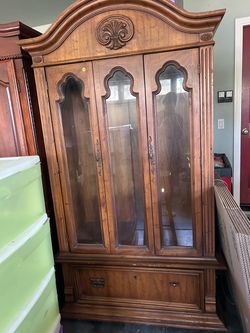 Beautiful China Cabinet Hutch