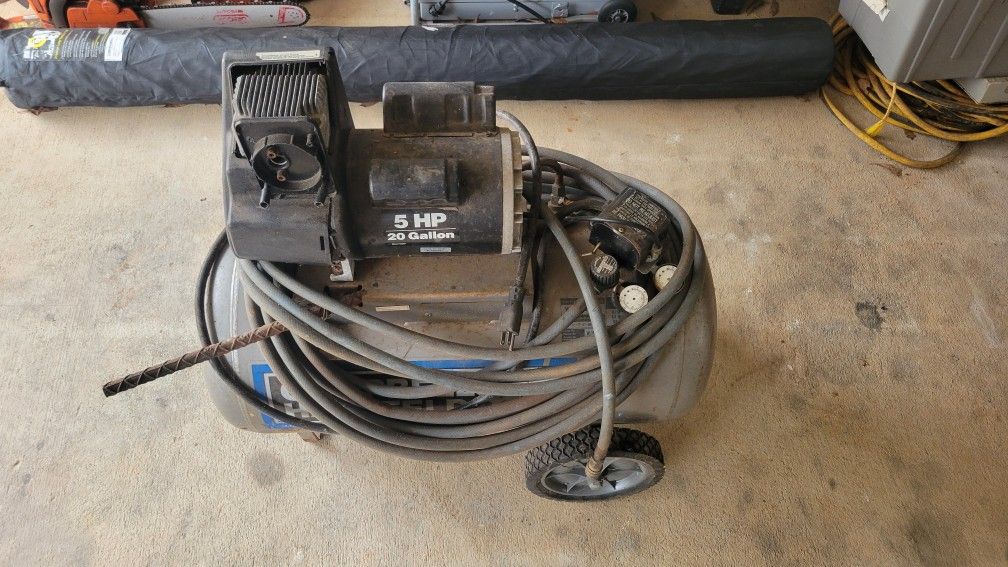 Campbell Hausfeld Electric 5HP 20 Gallon Air Compressor With Hose