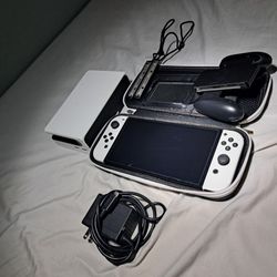 Nintendo Switch OLED Bundle – Joy‑Cons + Fusioner + Dock + Charger – Excellent Condition