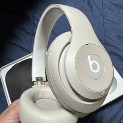 Beats- Studio Pro - Wireless Noise Cancelling Over-the-Ear Headphones - Sandstone