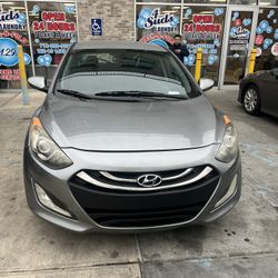 Vendo Hyundai Elantra Gt 2013 184.000 Millas