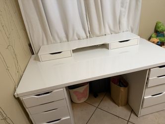 vanity desk