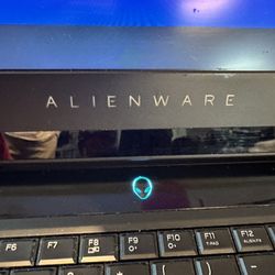 Alienware 17 R5 Gaming Laptop, new battery, i9, RAM 32GB, 2.5TB SSD, GTX 1080, 120Hz, Win10pro