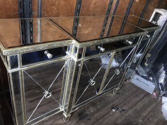 Glass cabinet/buffet