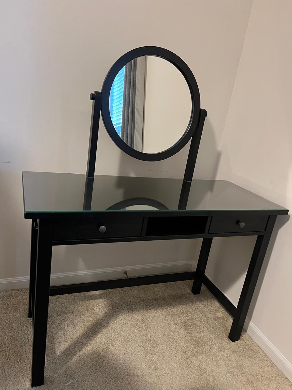 Dressing table with mirror