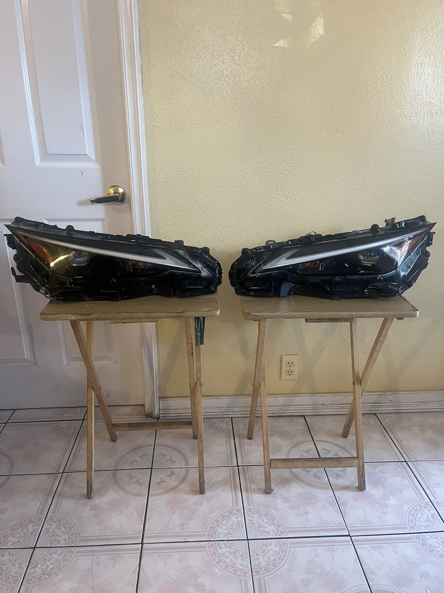 2023 Lexus Front Headlights