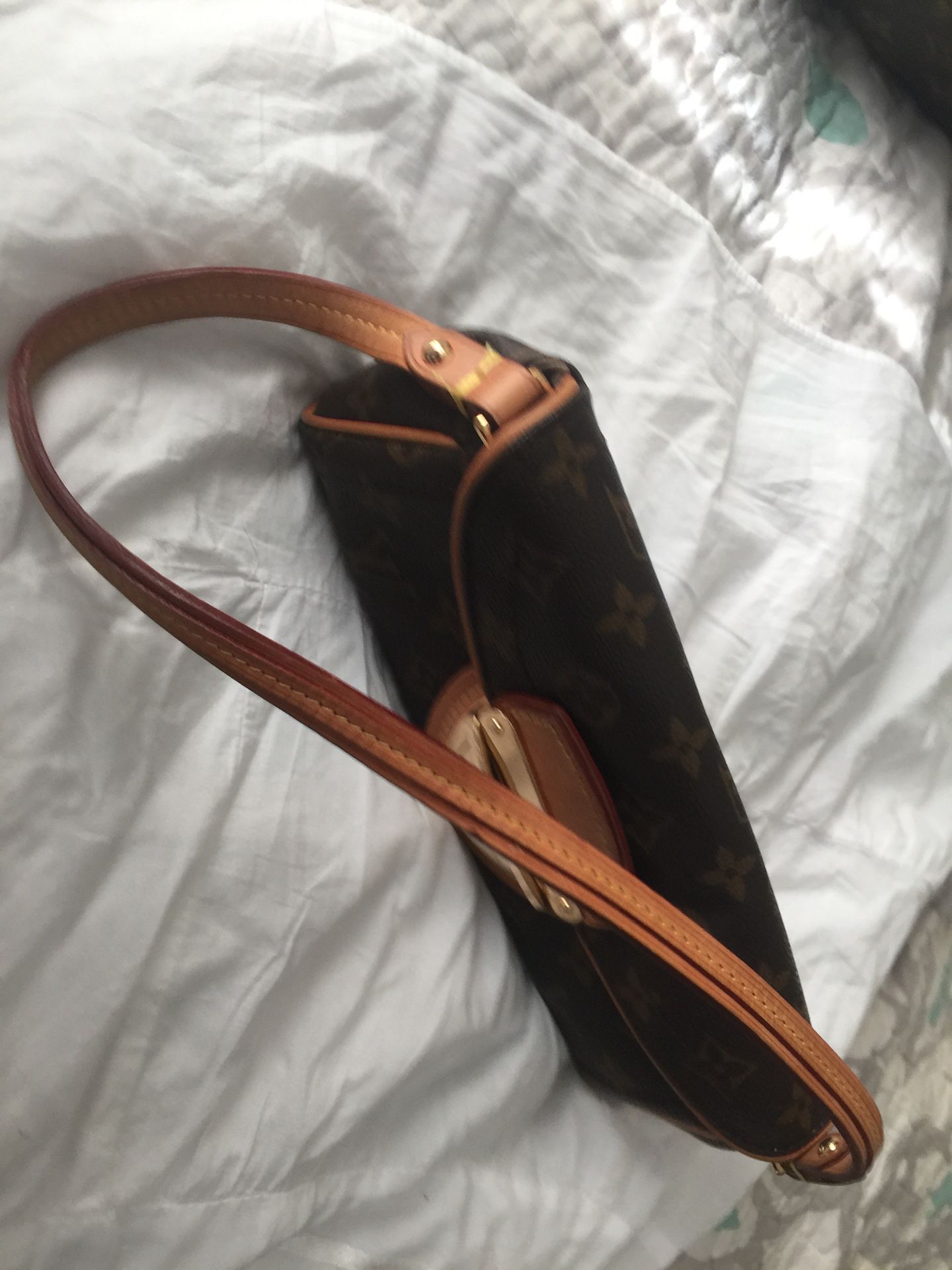 Louis Vuitton Beverly clutch bag for Sale in Houston, TX - OfferUp