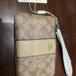 Brand New Never Used Coach Wristlet Still Has Tags & Wrapped Strap