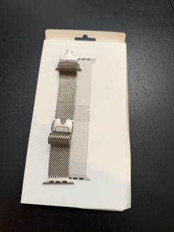 Apple Watch 49mm Natural Titanium Milanese Loop M