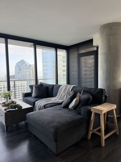 Gray Sectional Couch with Chaise Good Condition