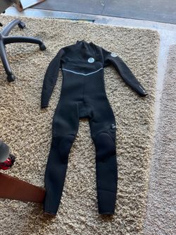 Size medium full suit