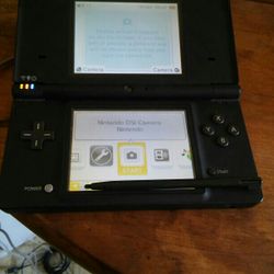 Nintendo Dsi With Charger