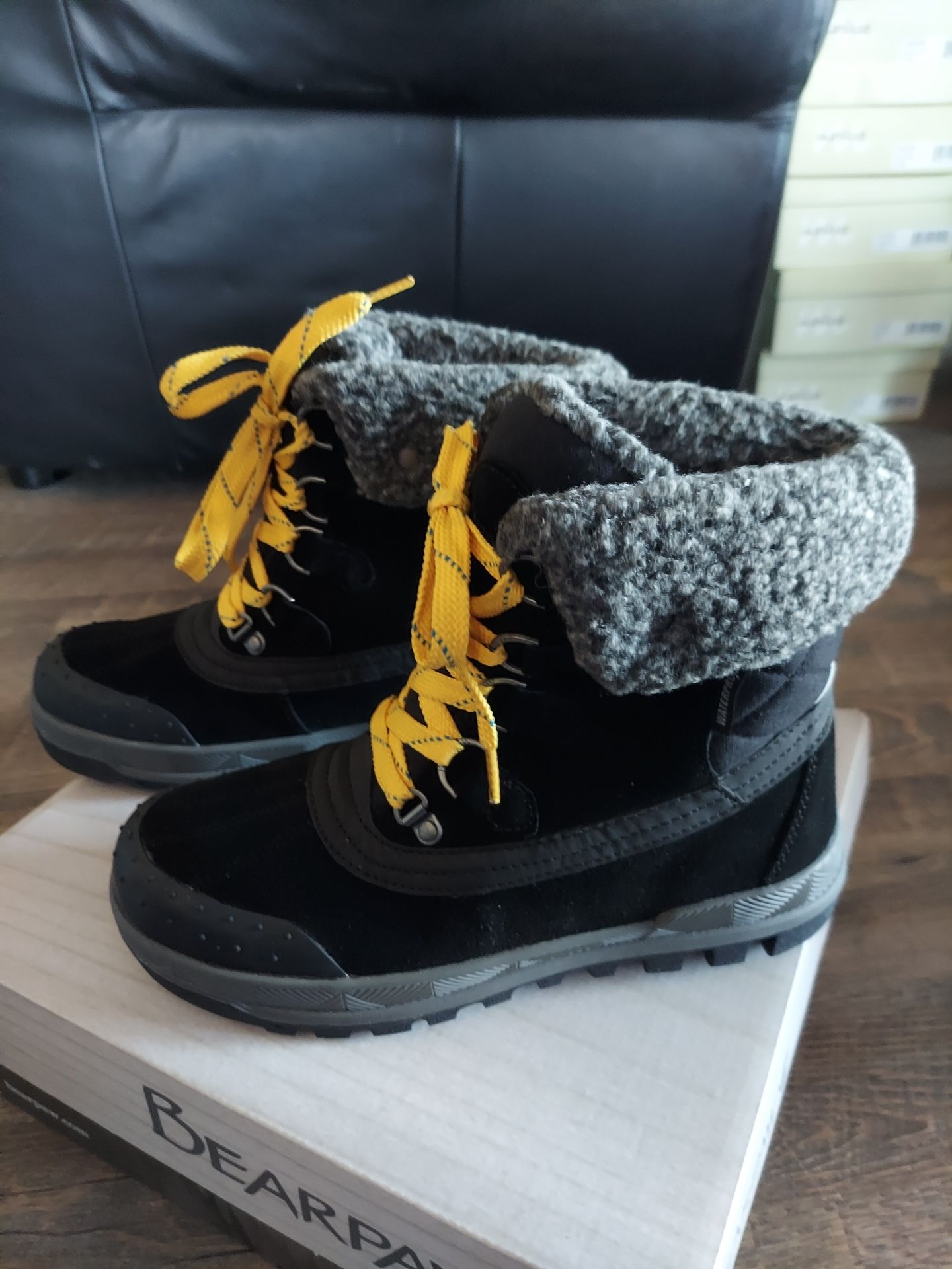 BEARPAW Inka Waterproof Hiker Boots Women's 8M