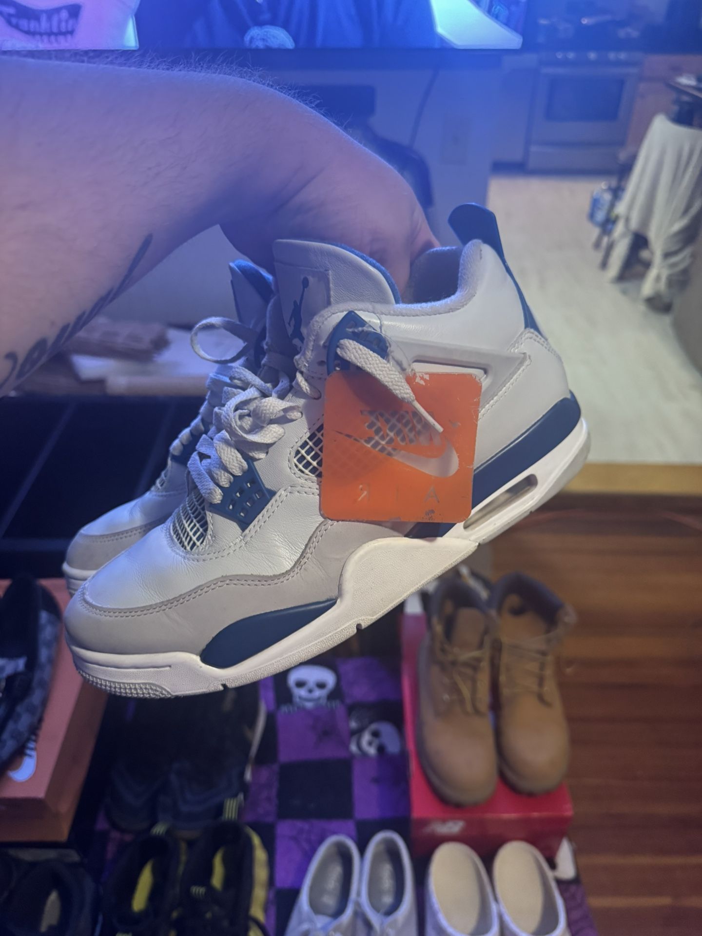 Jordan 4 Military Blues Size 9.5