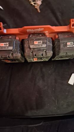 Milwaukee pack out m18  xc6.0