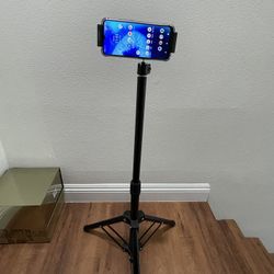Tripod, Professional, Heavy Duty For Phones And Heavy Cameras And Camcorders