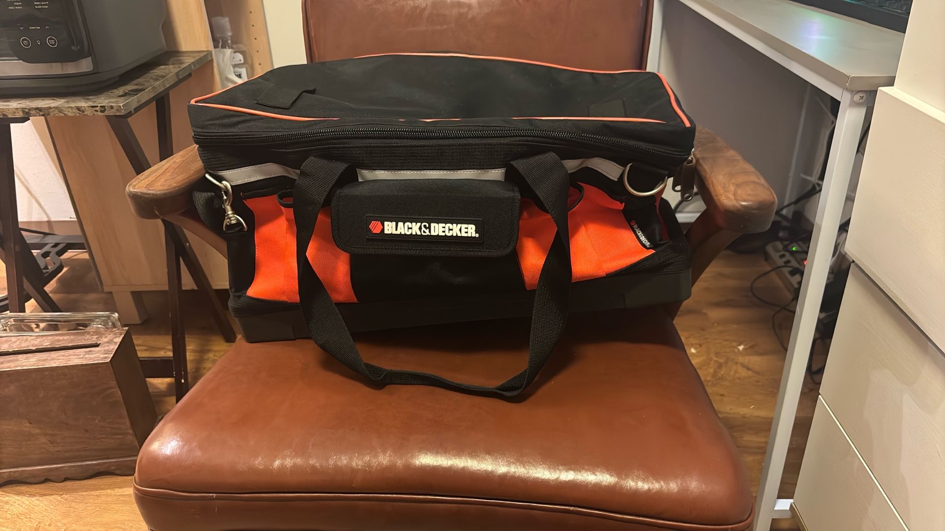 NEW Black & Decker Large Heavy Duty Tote Tool Bag With Super Hard Bottom