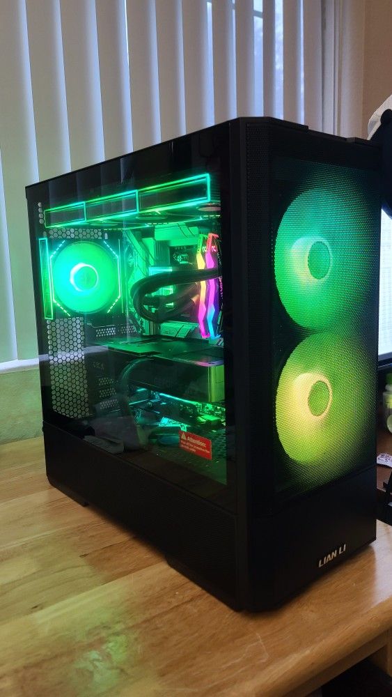 Gaming PC Ryzen 7 9800x3D + RTX 5070 Ti