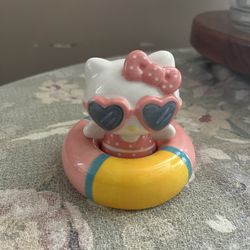 Hello Kitty Salt & Pepper Shaker Set 