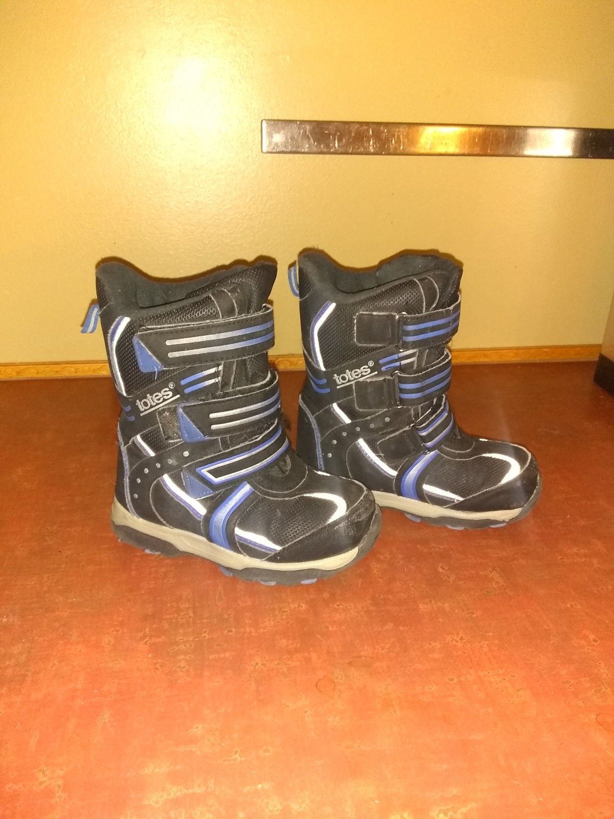 Kids snow boots