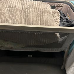 Bassinet. 