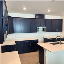 Epoxy Resin And Refinished Cabinets 