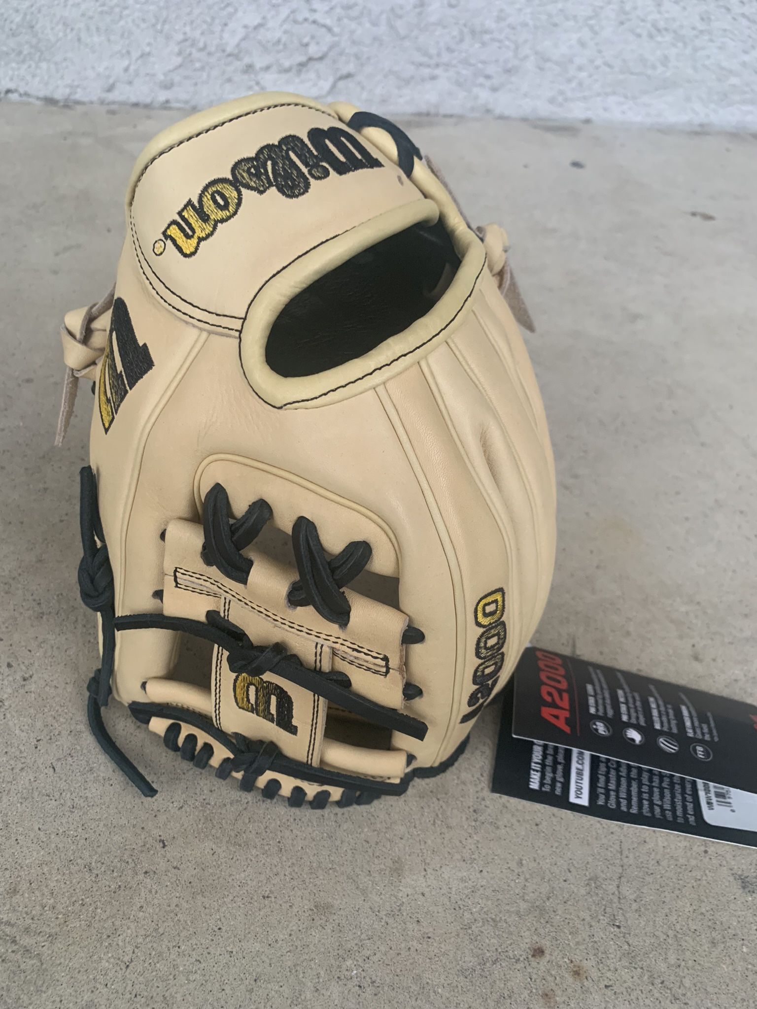 Wilson A2000 Baseball Glove 11.5 NWT