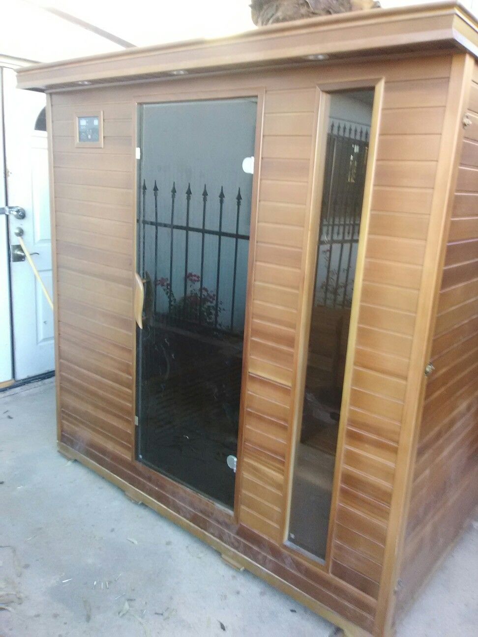 Radiant Saunas BSA1323 6Person Cedar Carbon Infrared Sauna for Sale in