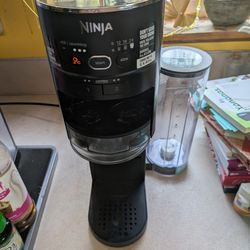 Ninja Thirsti Sparkling Water Maker