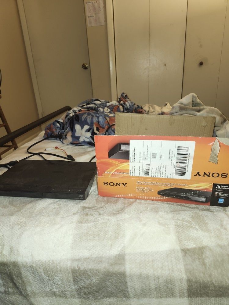 A basic Old DVD Player. It's Still New Never Been Used. And No It Doesn't Have A Screen To It. Also With The Remote