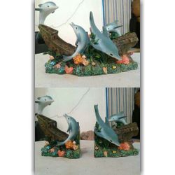 Dolphins porcelain decoration