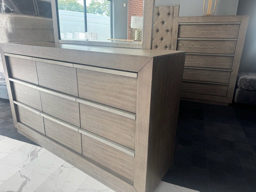 Brand new Anibecca 9 drawer dresser and mirror